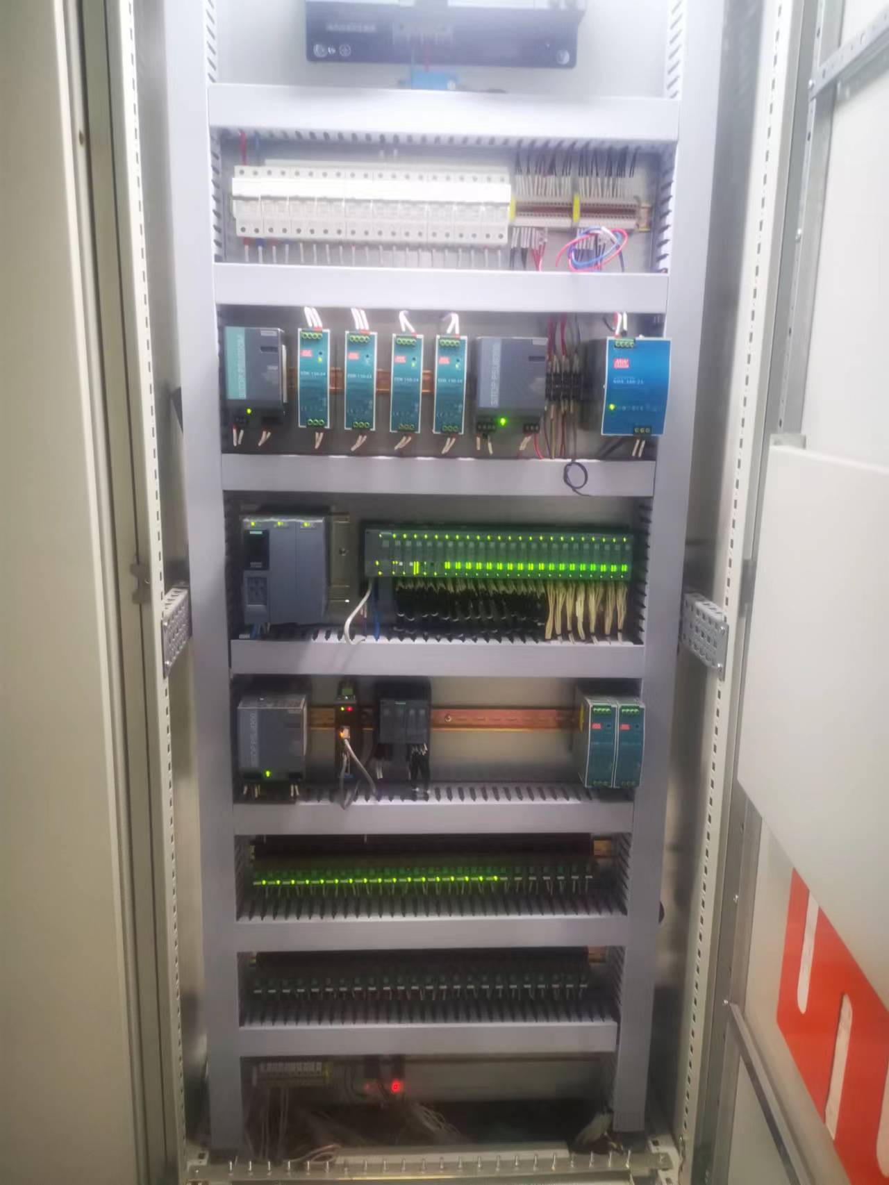 4f98be819f7d23b64e82232aa4e4a79.jpg